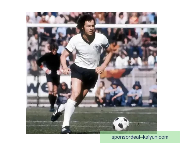 贝肯鲍尔在足球历史上的象征地位及影响力分析