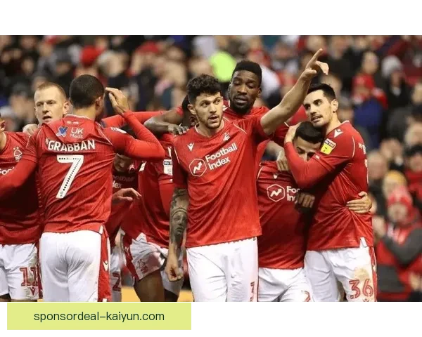 英超纽卡斯尔在对阵曼联的比赛中表现稳健，持续提升竞争力。